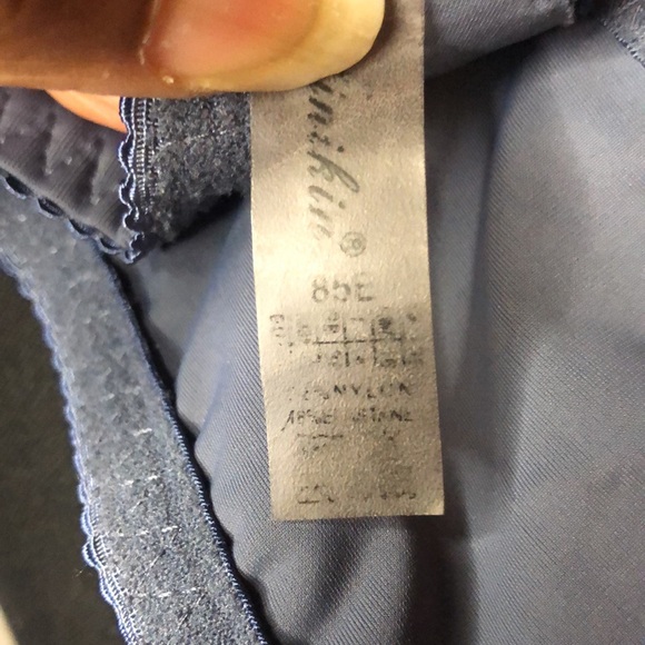 FINIKIN blue and pink floral lace bra. No padding. Underwire. Size 38 D. - Picture 9 of 9